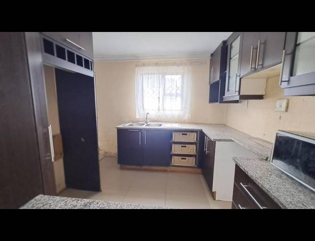 7 BEDROOM HOUSE FOR SALE IN KWAMAKHUTHA